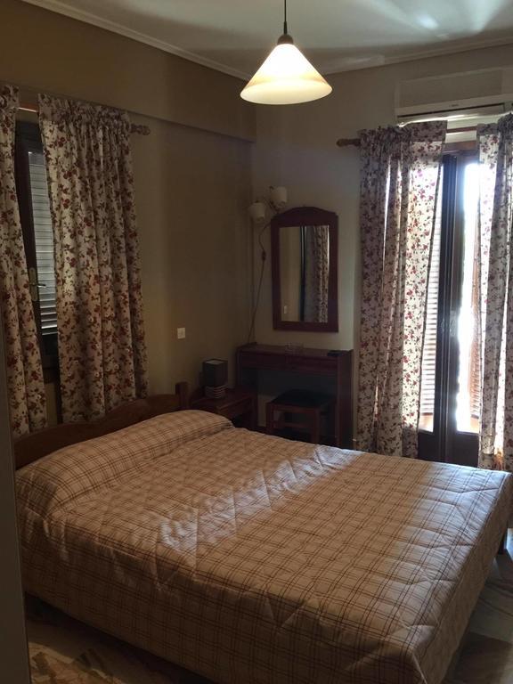 Regina Hotel Нафпактос Экстерьер фото